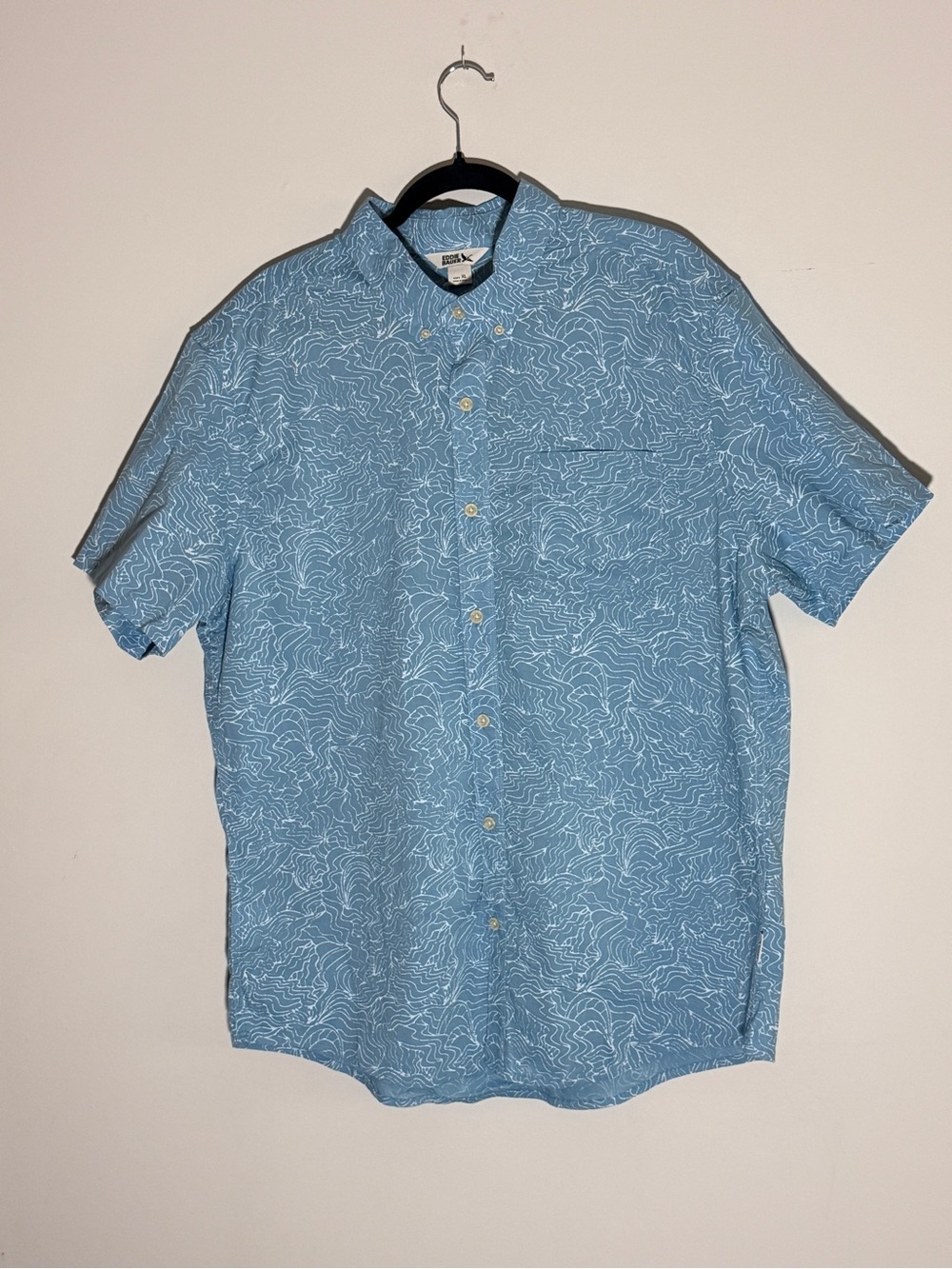 Eddie Bauer NWT Light Blue Short-Sleeve Button-Down with White Swirl Print
